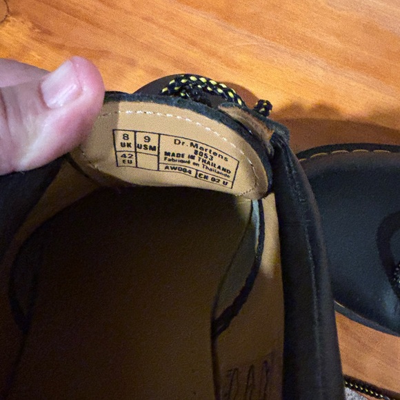 Men’s size 9 Doc Dr. Martens in really nice condition - Picture 7 of 7